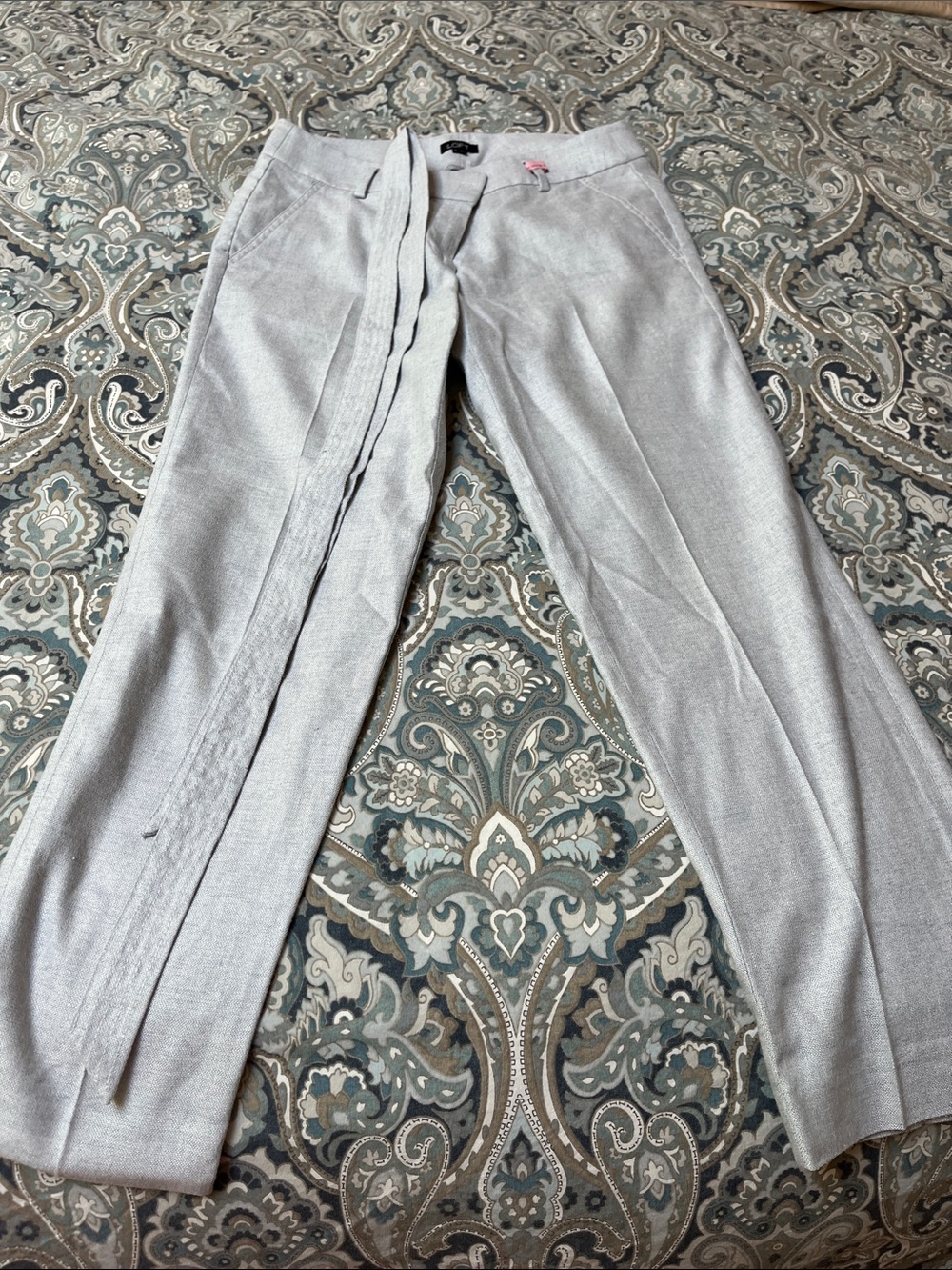 LOFT Light Gray women’s Trousers with tie belt.